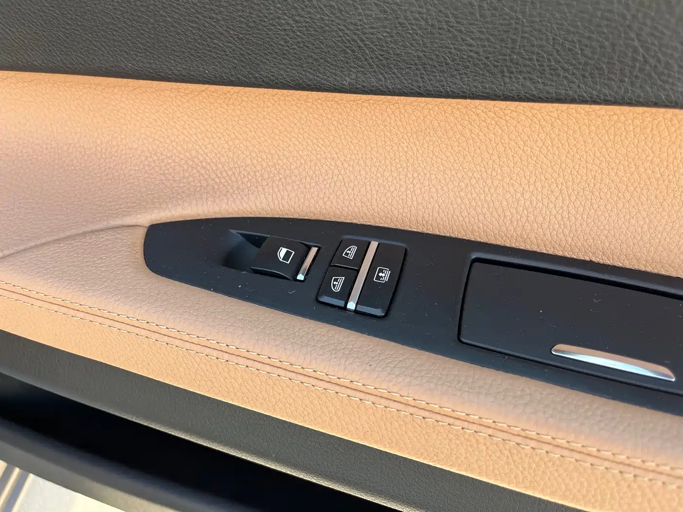 BMW 7 Series 2009 730Li Leading фото 17
