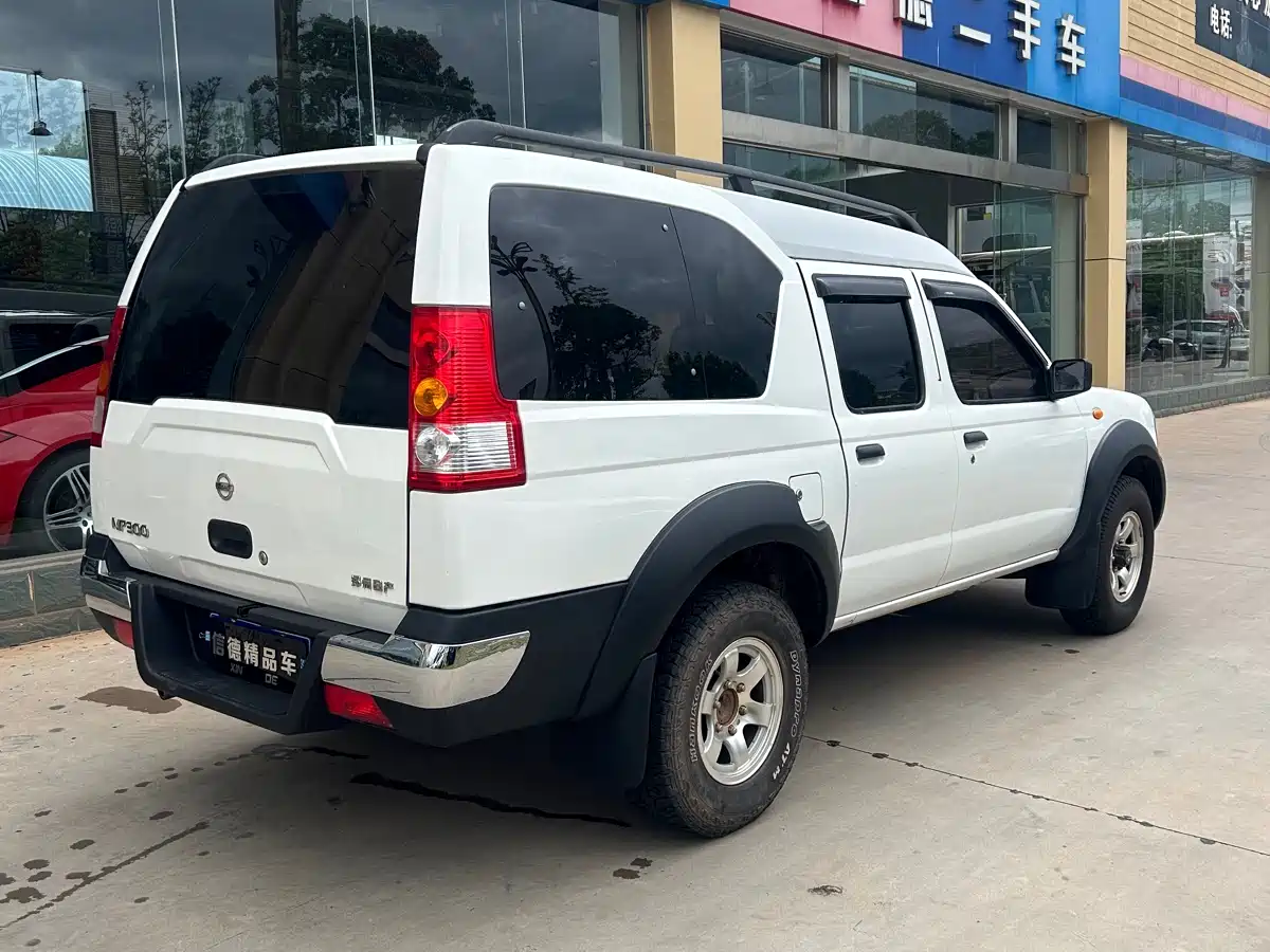 Nissan ZN Van 2011 2011 2.4L 4WD Standard 5-seater ZN6493