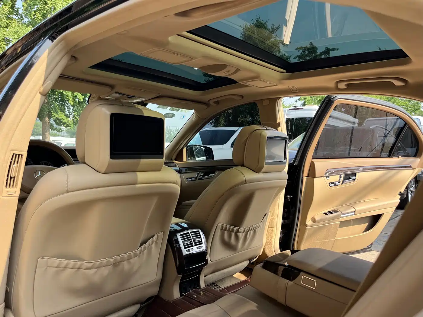 Mercedes-Benz S-Class 2012 S 300 L Luxury Grand Edition фото 15