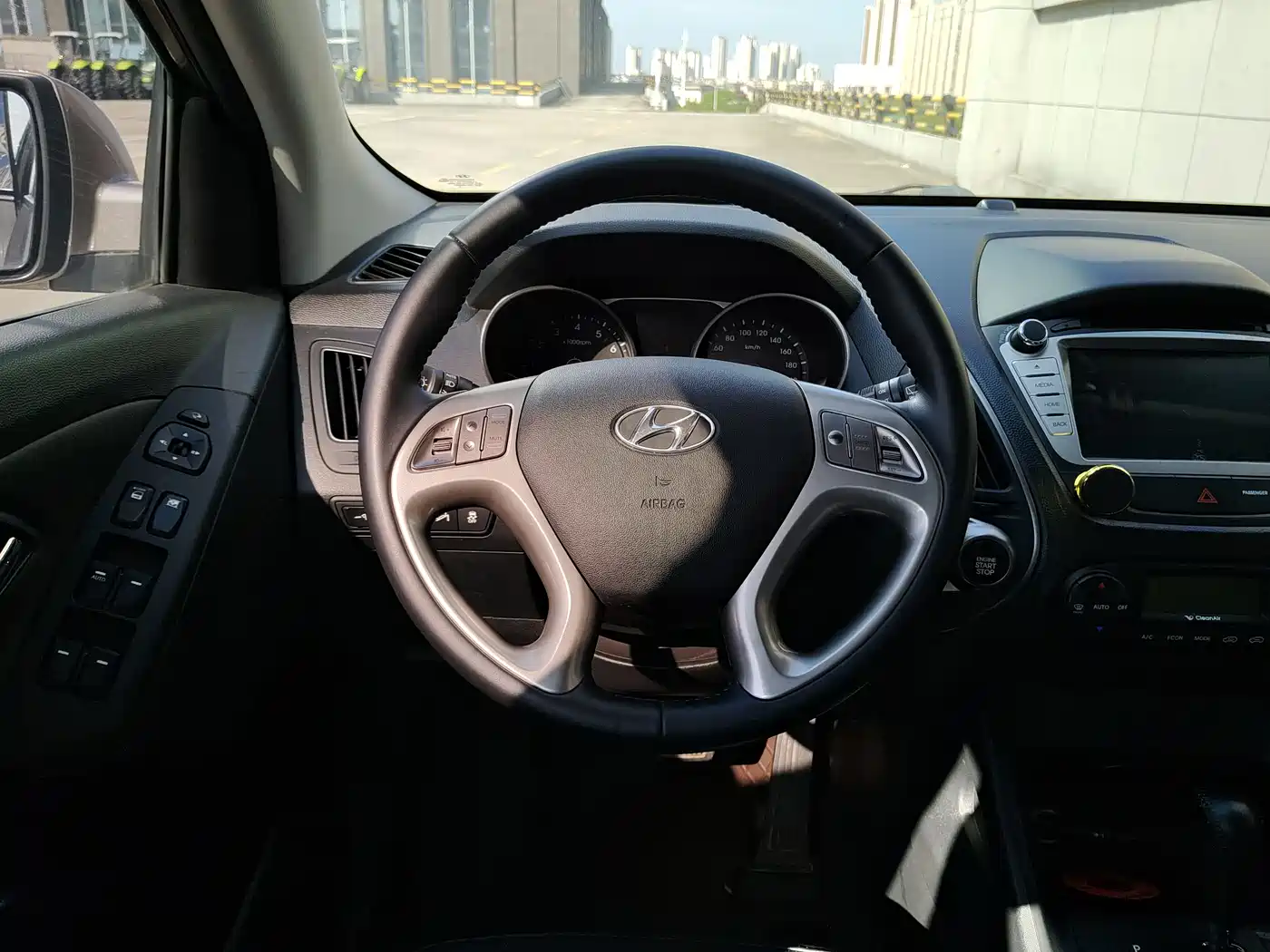 Hyundai Beijing Hyundai ix35 2015 2.0L Automatic 2WD Smart Type China IV фото 14