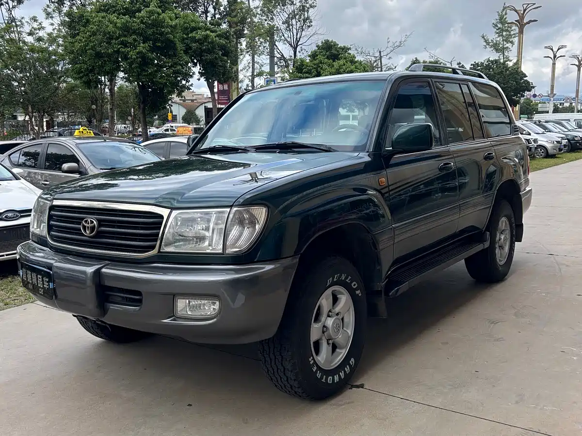 Toyota Land Cruiser (Import) фото 3