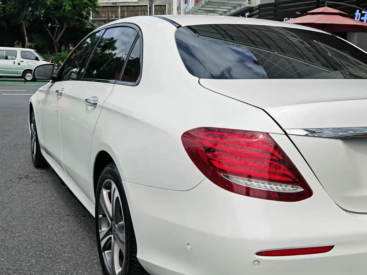 Mercedes-Benz E-Class 2018 E 200 L Sport фото 7