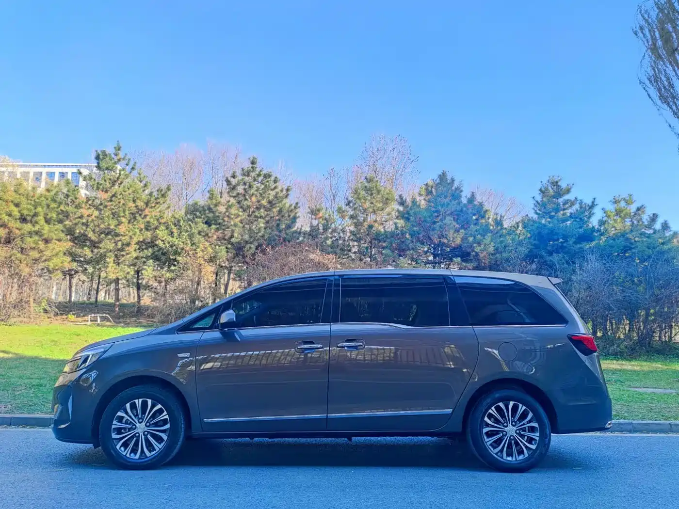 Buick GL8 2020 Model Land Business Class 652T Luxury фото 2