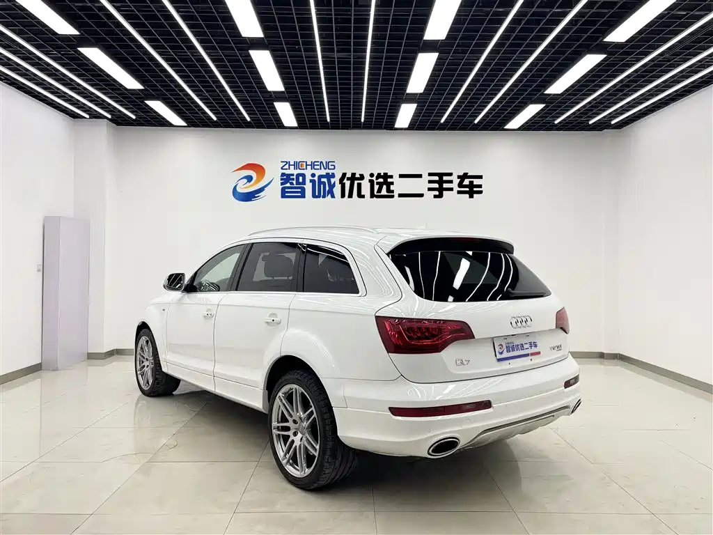 Audi Q7 2010 Model 6.0 V12 TDI Flagship фото 26