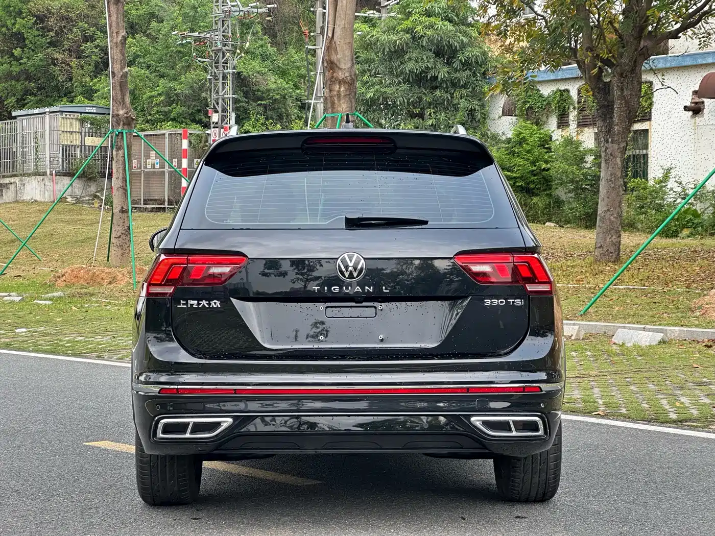 Volkswagen Tiguan L 2024 330TSI Automatic 2WD R-Line Premium Enjoyment Edition фото 4