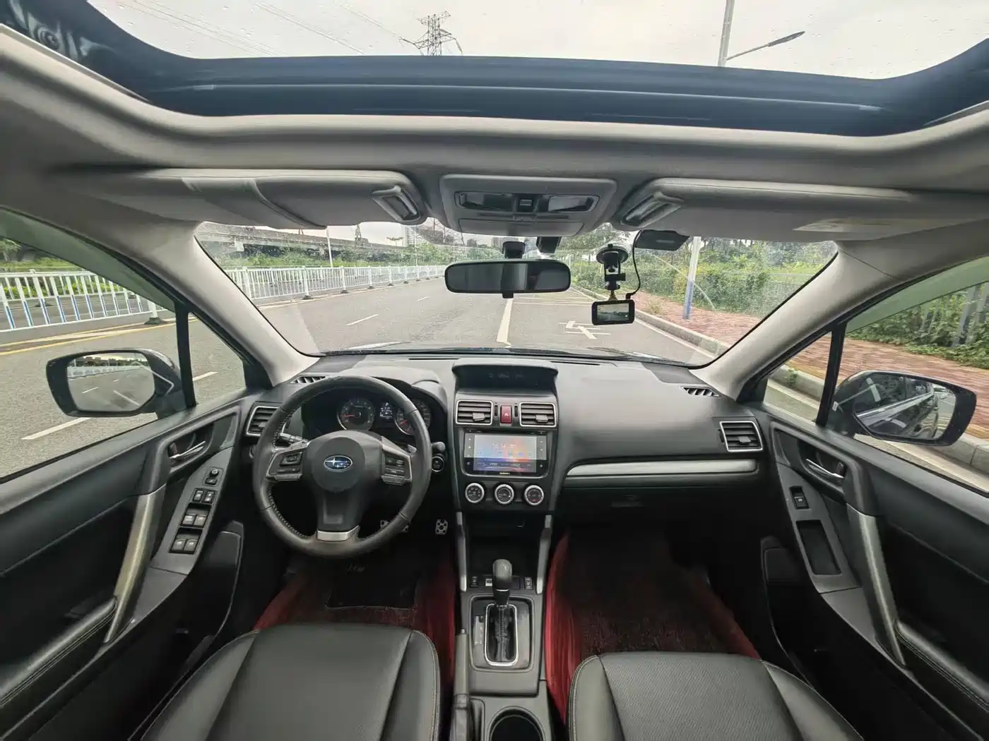 Subaru Forester 2015 2.0i Special Commemorative Edition фото 10