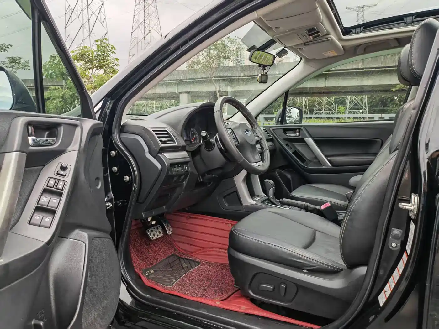 Subaru Forester 2015 2.0i Special Commemorative Edition фото 8