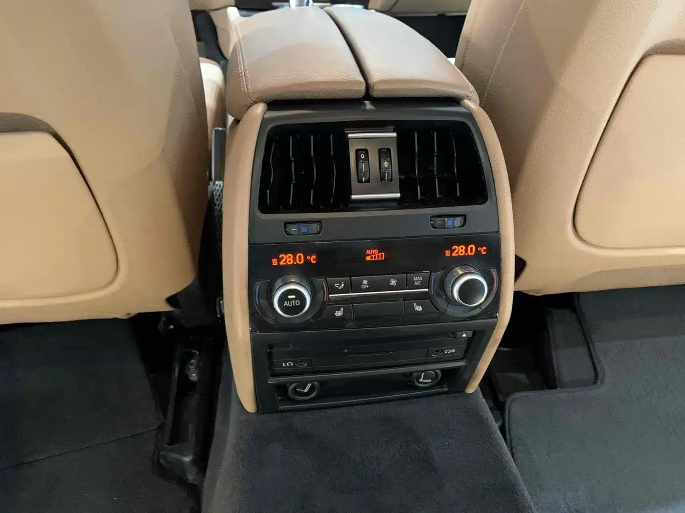 BMW 7 Series 2014 730Li Premium фото 8