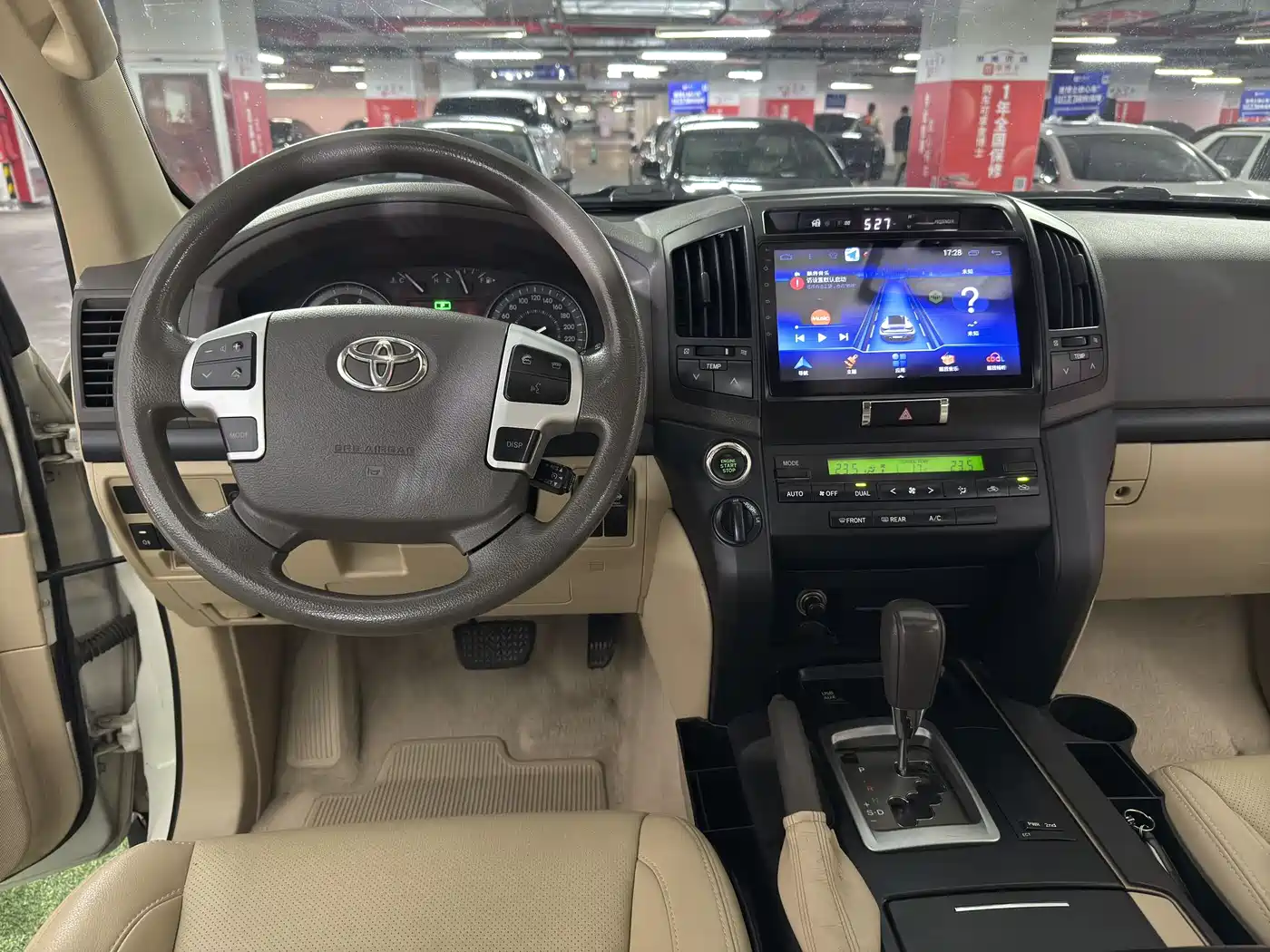Toyota Land Cruiser (Import) 2015 4.0L V6 Middle East Limited Edition фото 10
