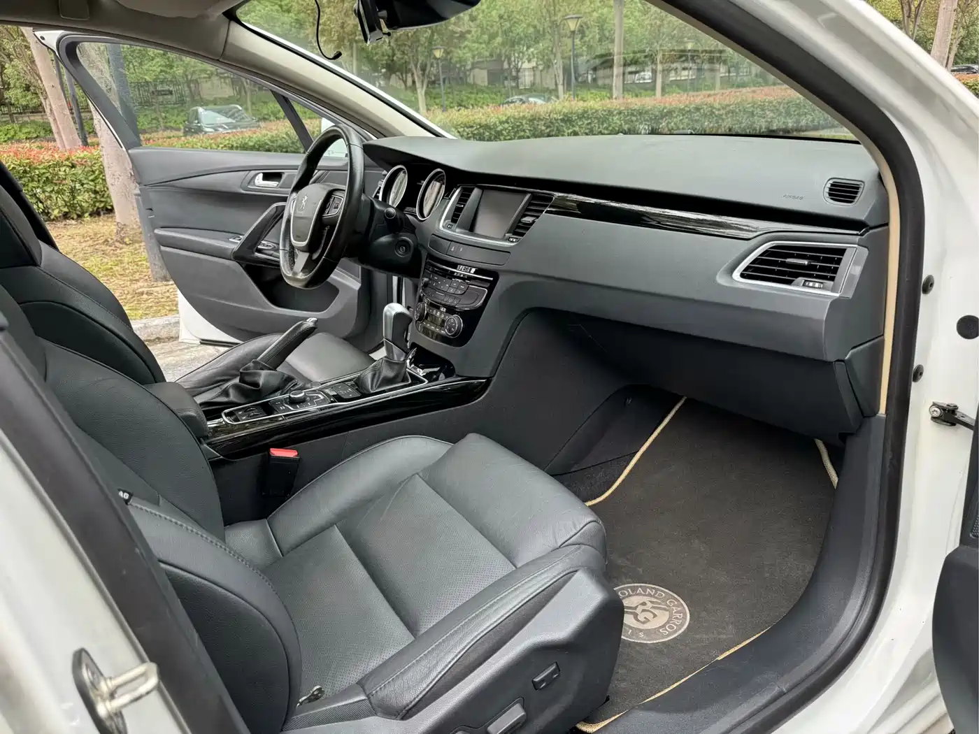 Peugeot 508 2013 2.0L 2nd Anniversary Auto Sunroof Classic Edition фото 6