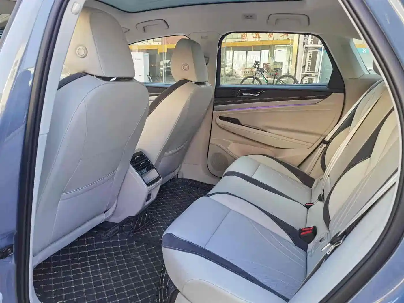 VOLKSWAGEN ID.7 VIZZION