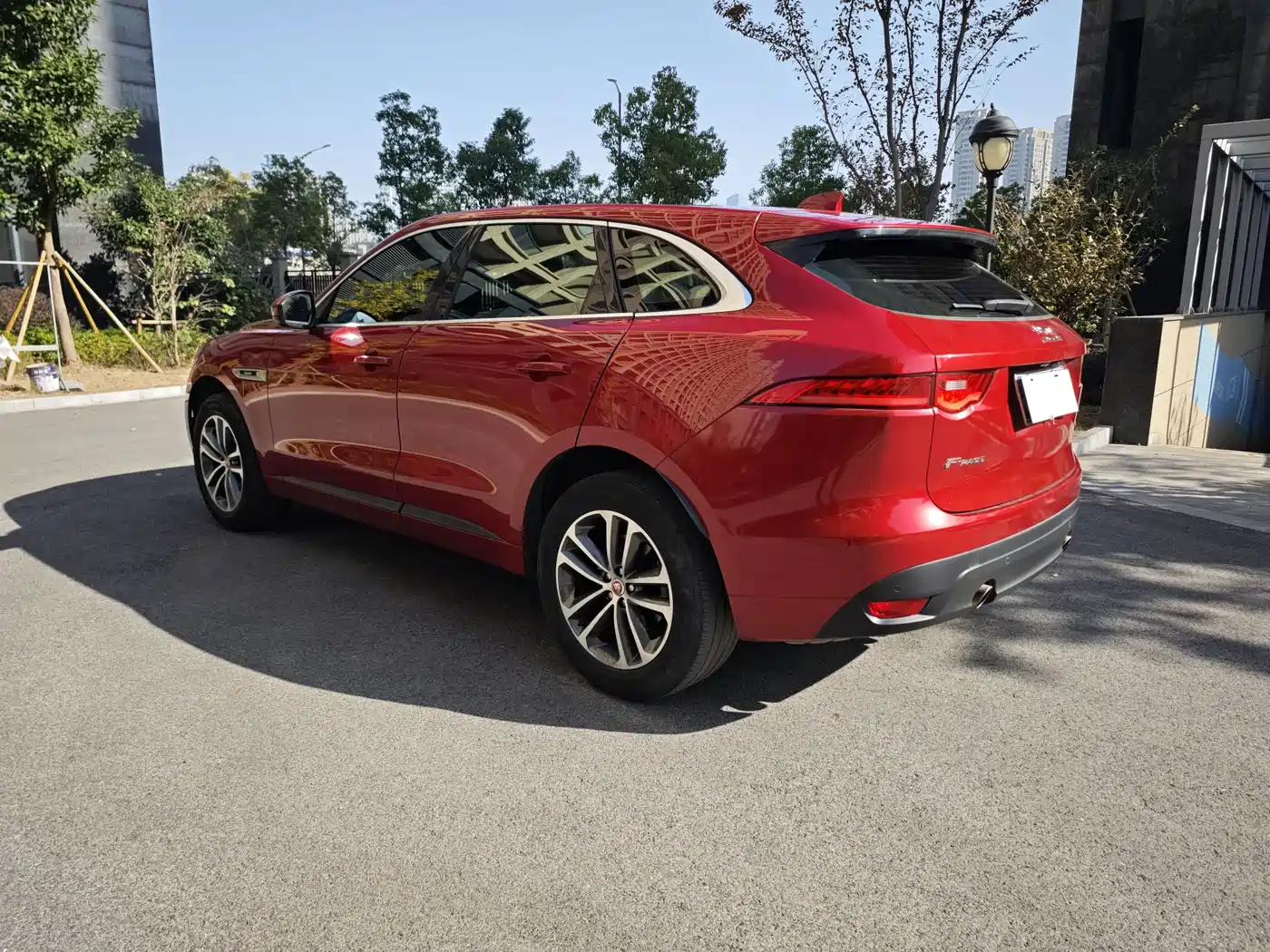 Jaguar F-PACE 2017 2016 2.0T FWD R-Sport Edition