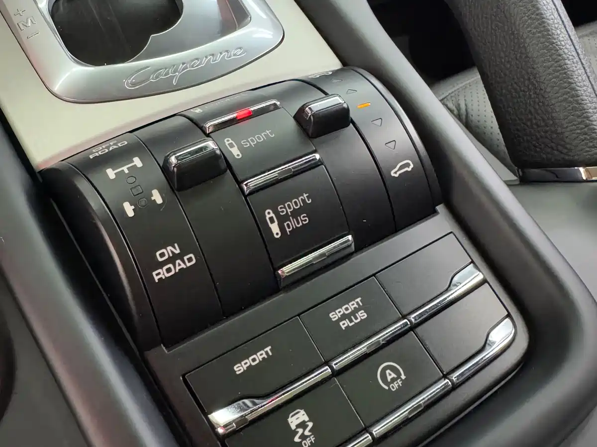 Porsche Cayenne 2015 Cayenne S 3.6T фото 36