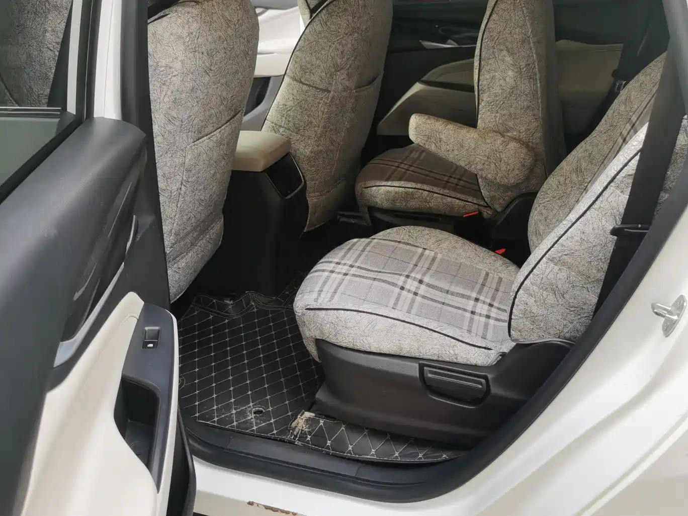 SAIC MAXUS CHASE G50