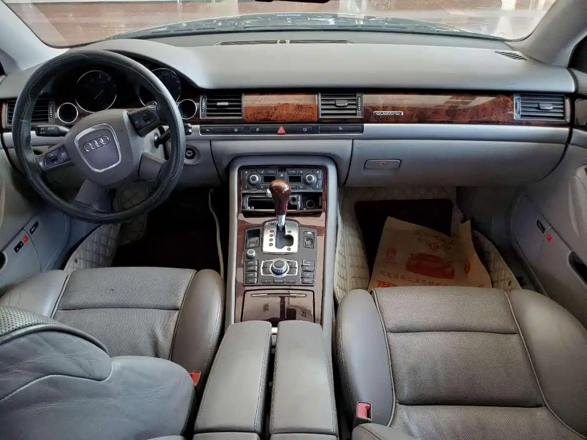 Audi A8 2005 A8L 4.2L фото 8