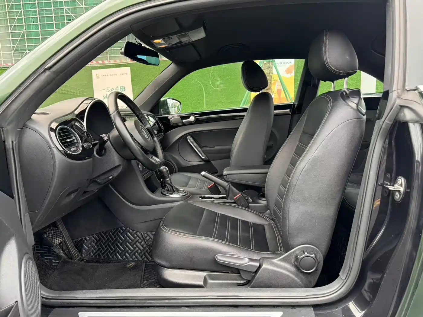 Volkswagen Beetle 2014 1.4TSI Fashion Edition фото 4