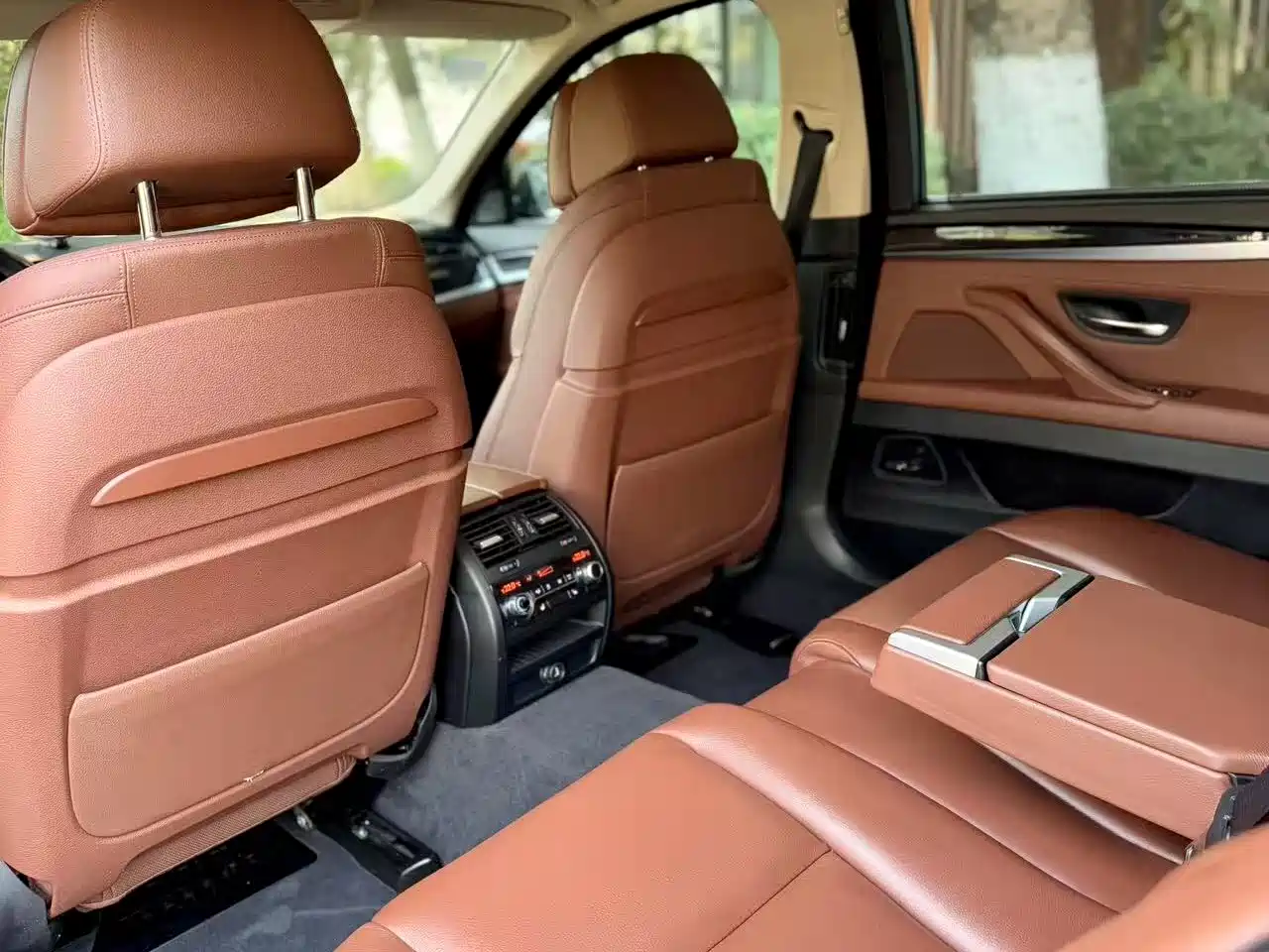 BMW 5 Series 2015 535Li Leading фото 8