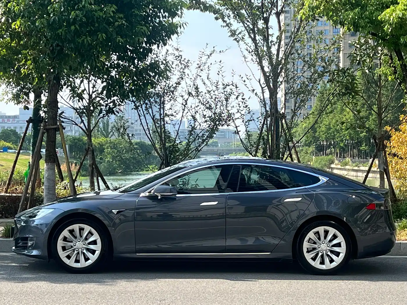 Tesla Model S 2019 2017 Model S 75D Standard Range