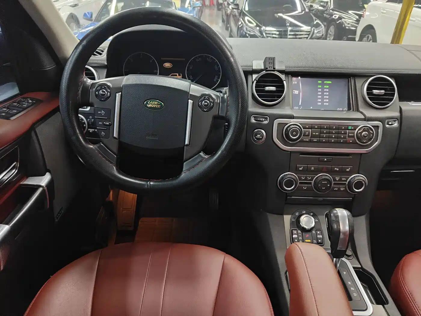 Land Rover Discovery 2009 Model 2.7 TDV6-S фото 12