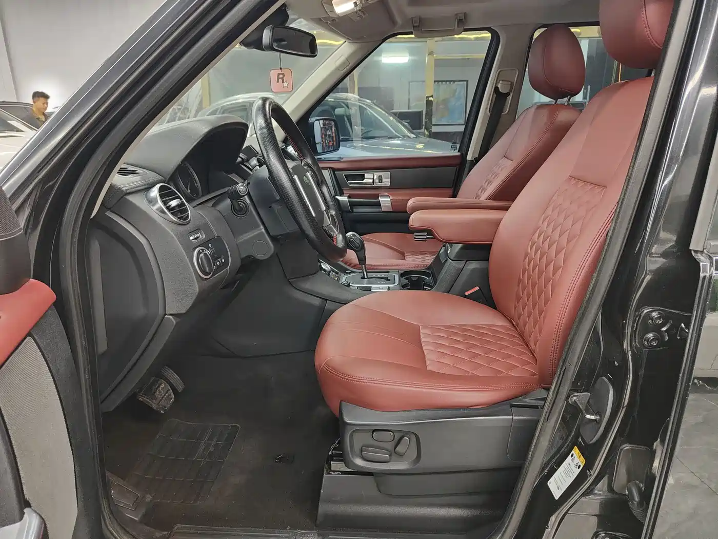 Land Rover Discovery 2009 Model 2.7 TDV6-S фото 20
