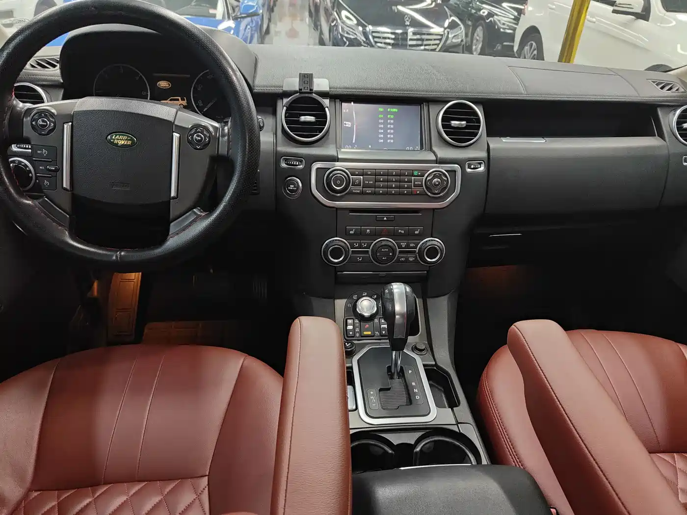 Land Rover Discovery 2009 Model 2.7 TDV6-S фото 14