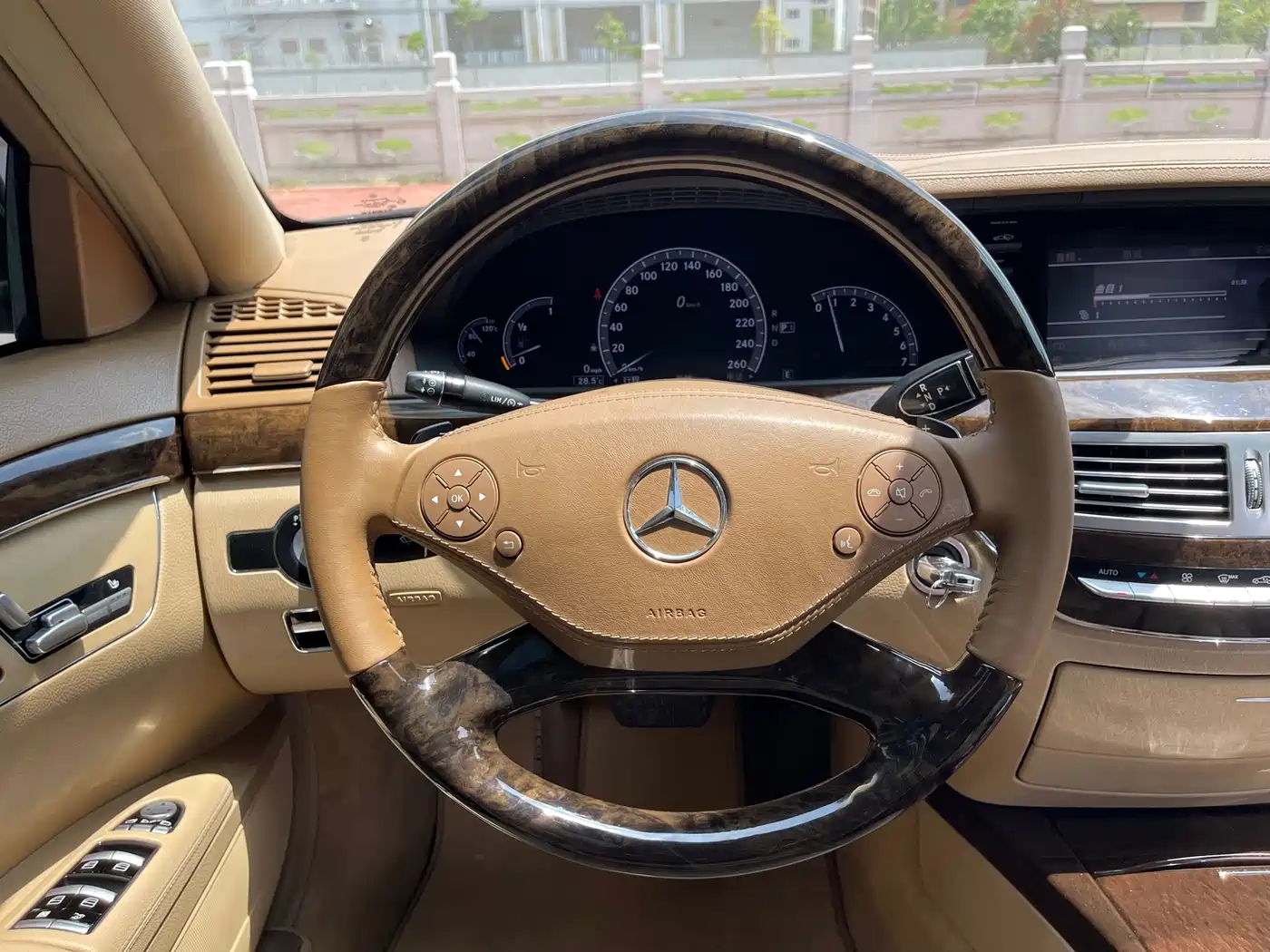Mercedes-Benz S-Class 2012 S 300 L Business Grand Edition фото 12