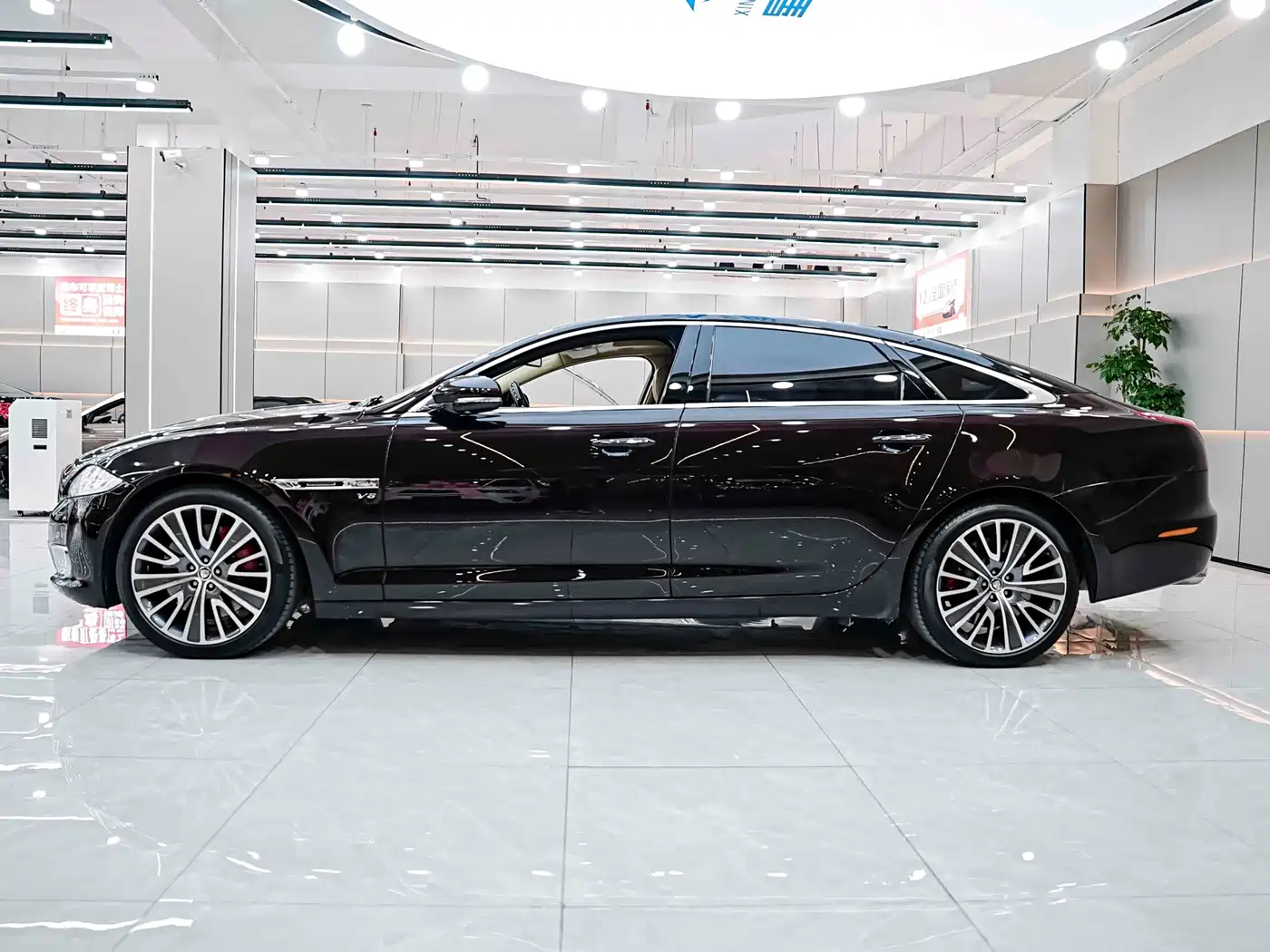 Jaguar XJ 2013 XJL 5.0 SC Ultimate Genesis Edition 5-seater фото 8