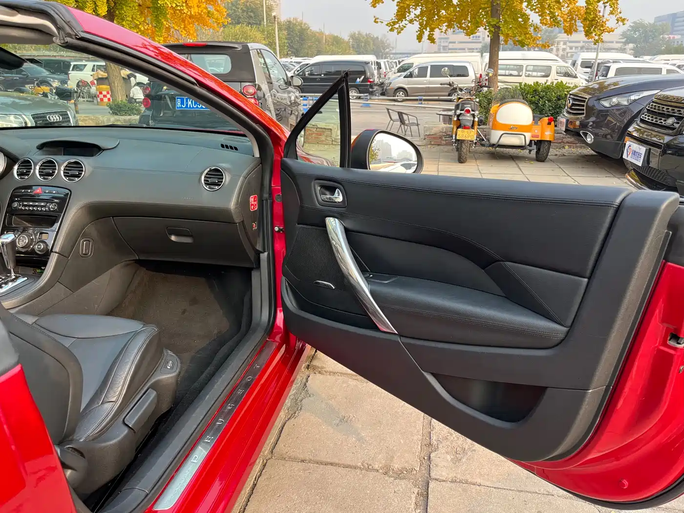 Peugeot 308 (Import) 2009 1.6T CC Automatic Luxury фото 14
