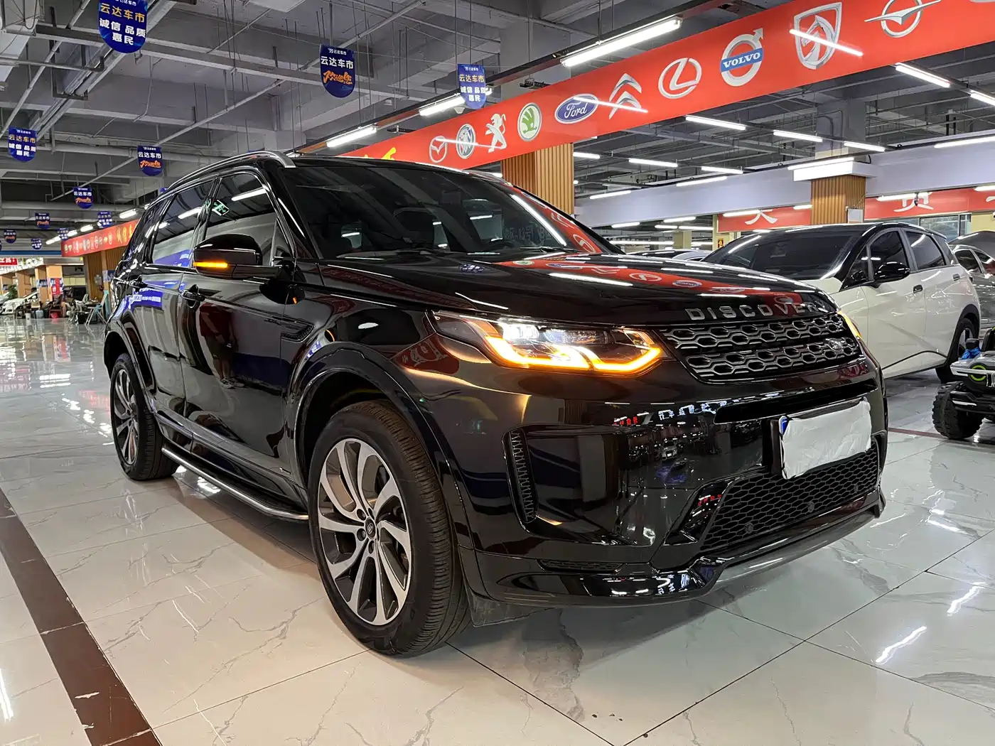 Land Rover Discovery Sport 2020 249PS R-Dynamic Performance Tech 5-seater фото 6