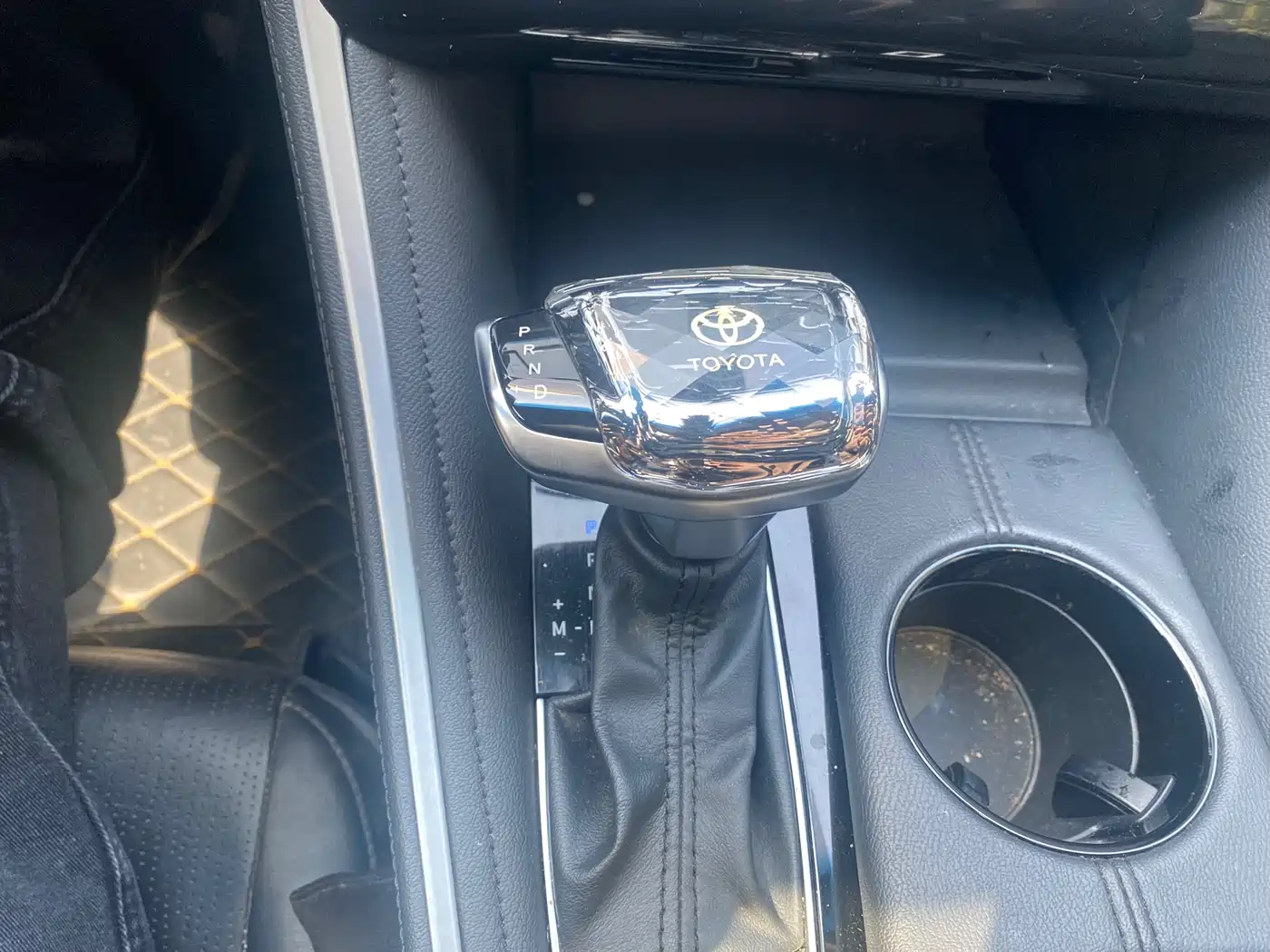Toyota Avalon 2022 2.0L Luxury Edition фото 12
