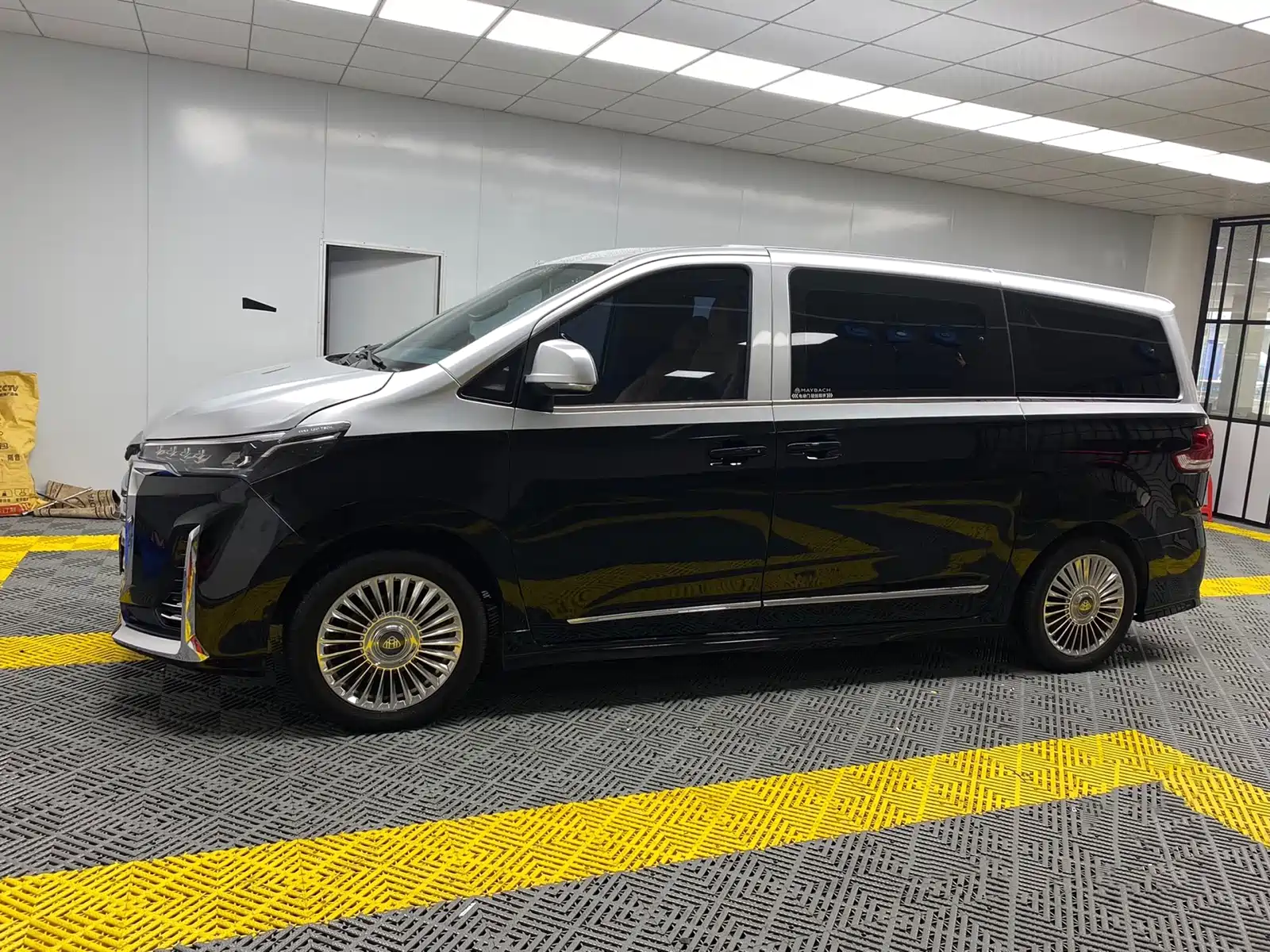 Фото 2 - Maxus G10