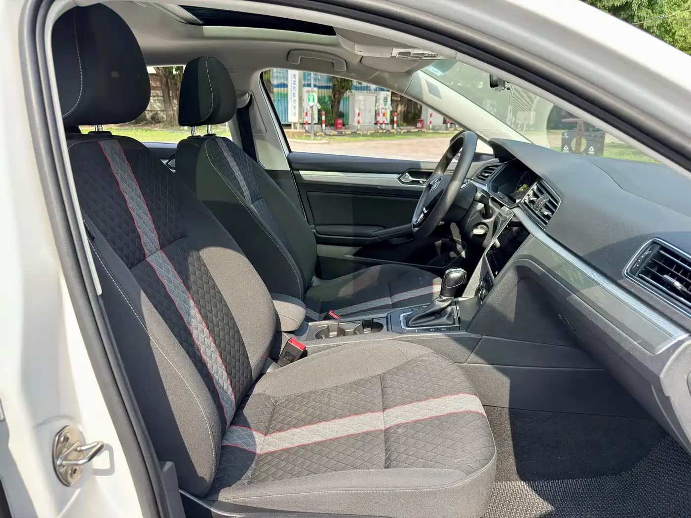 Volkswagen Lamando 2021 230TSI DSG Fashion Edition фото 18