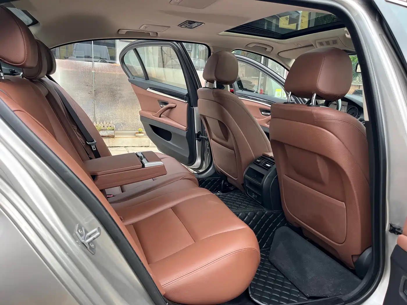 BMW 5 Series 2014 520Li Elegance фото 15