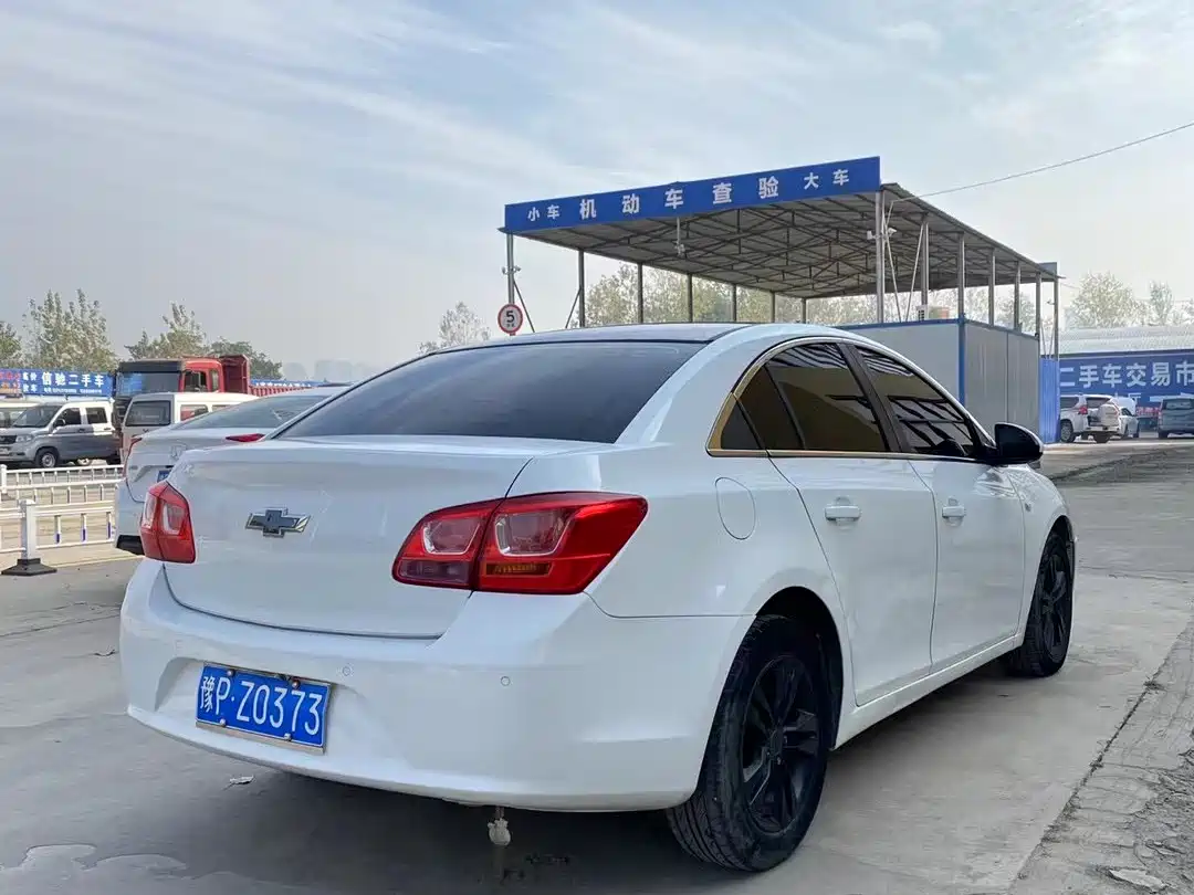 Chevrolet Cruze 2015 1.5L Classic SE AT фото 6