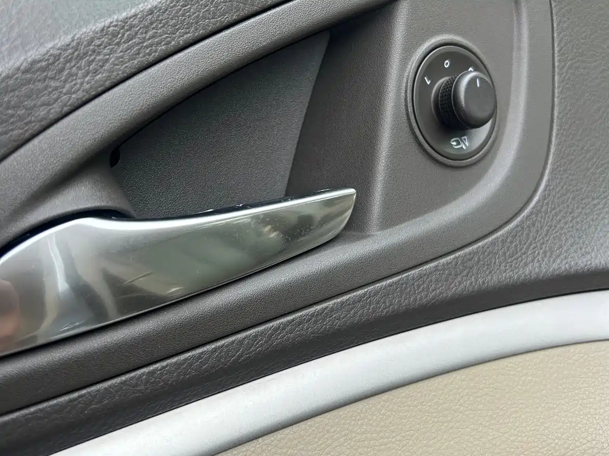 Buick GL8 2011 3.0L GT Luxury Business Elegance Edition фото 8