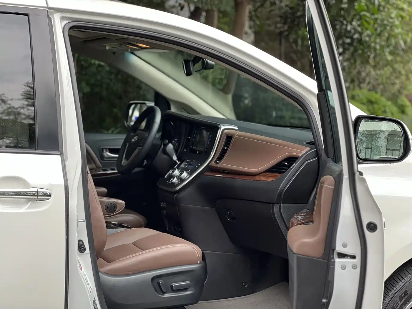 Toyota Sienna 2015 3.5L 2WD LE фото 11