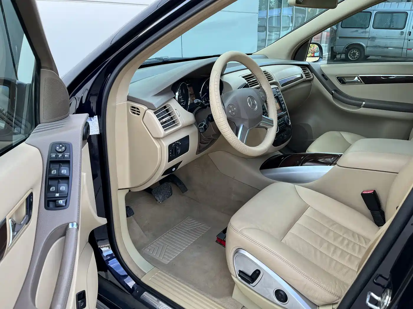 Mercedes-Benz R-Class 2007 R 350 L 4MATIC фото 4
