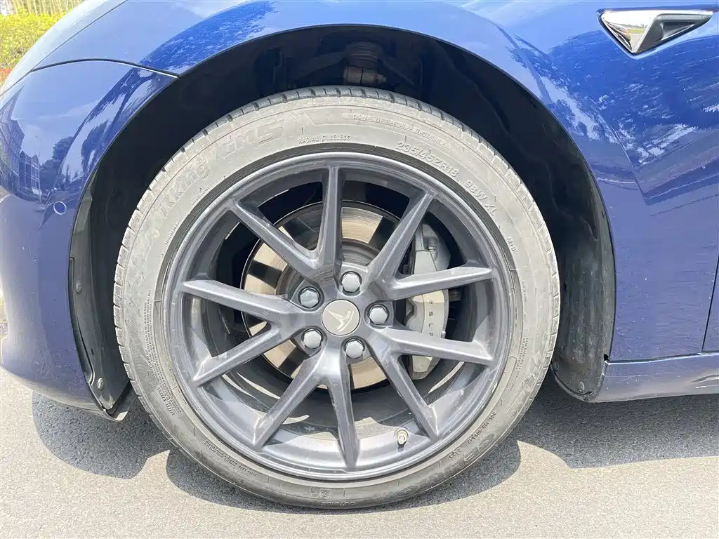 Фото 7 - Tesla Model 3