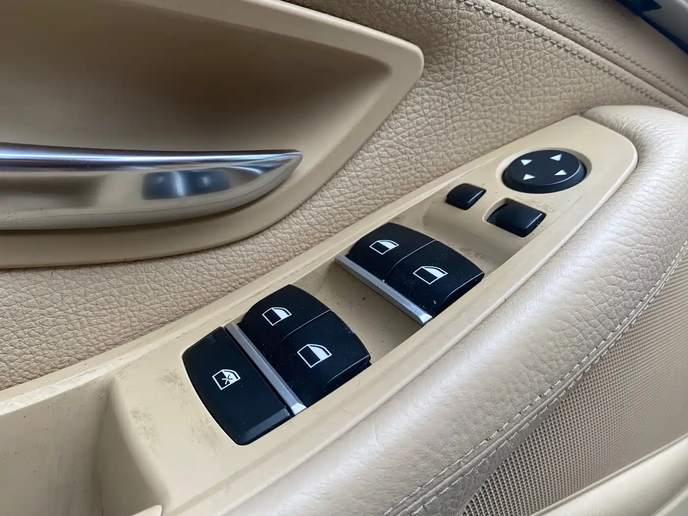 BMW 5 Series 2013 525Li Excellence Edition фото 20