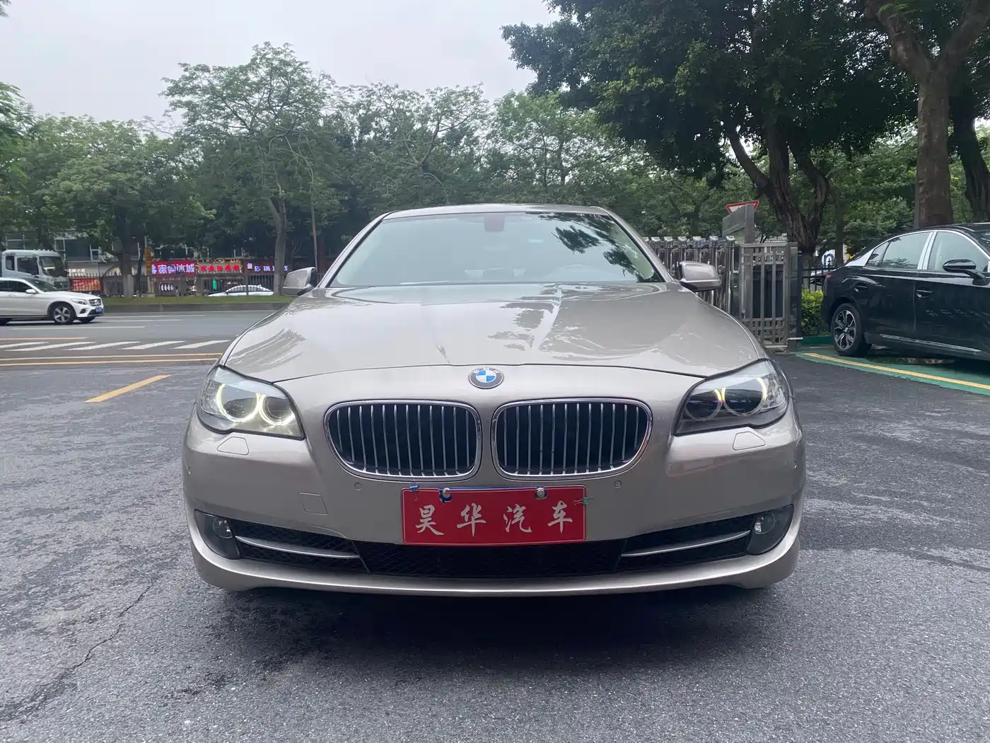 BMW 5 Series 2013 525Li Excellence Edition фото 2