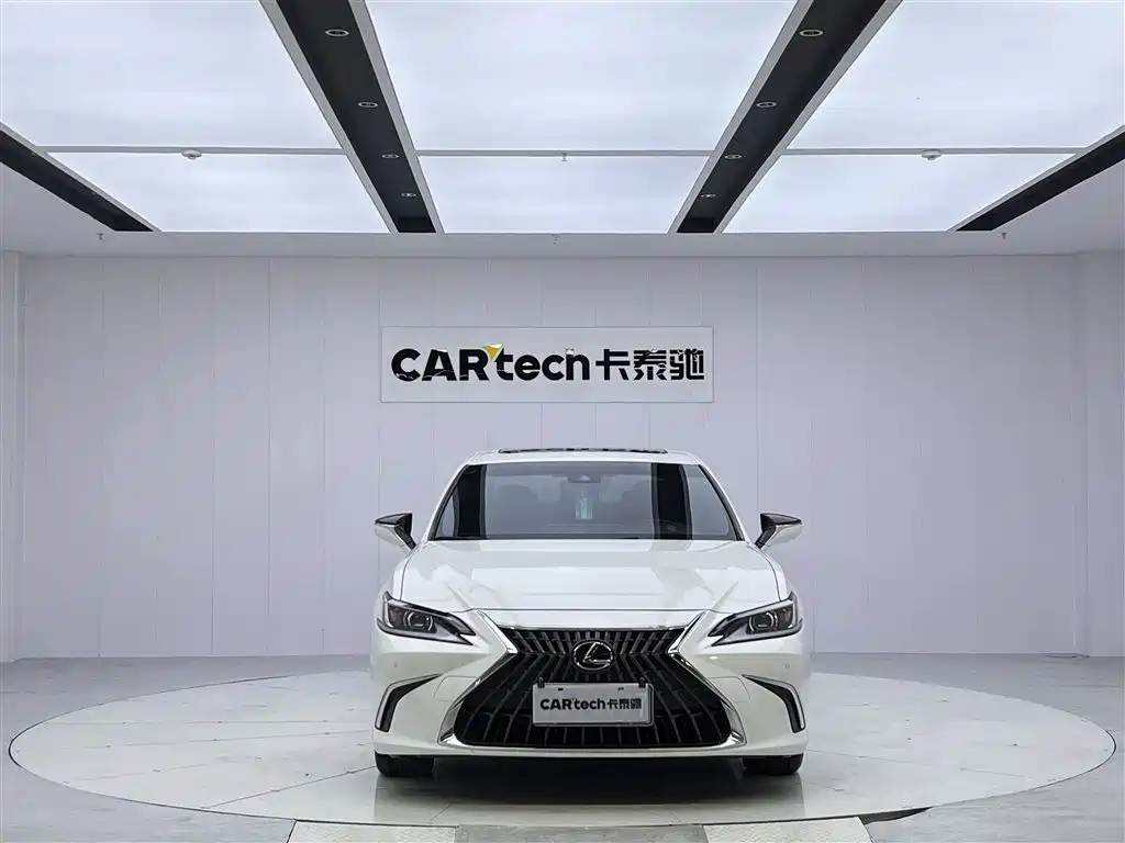 Lexus ES 2022 200 Excellence Edition фото 3