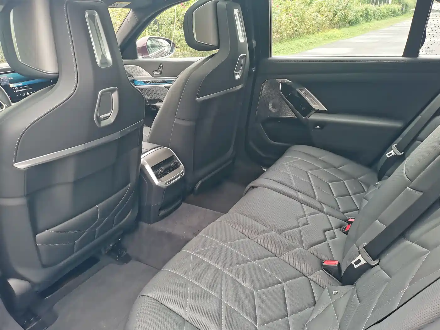 BMW i7 2024 2023 xDrive60L Luxury Package