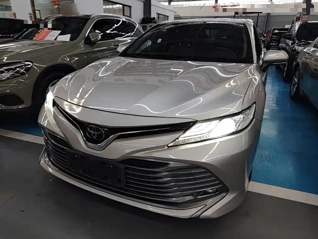Toyota Camry 2018 2.0G Luxury Edition фото 2