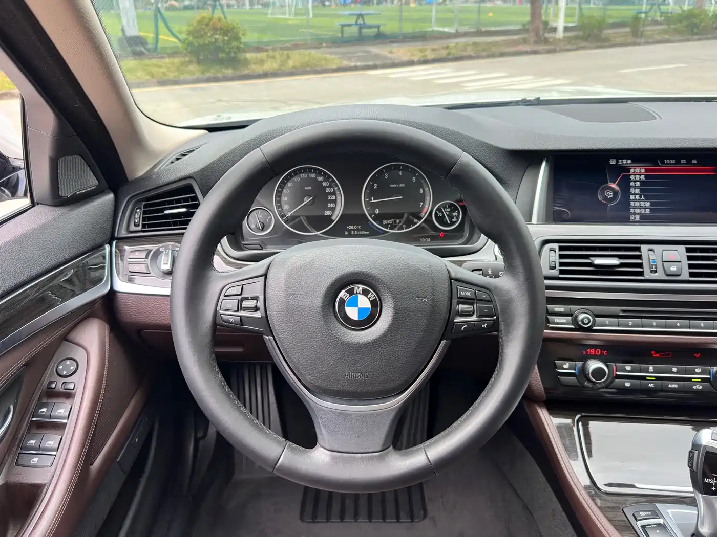 BMW 5 Series 2014 525Li Luxury Design Package фото 14