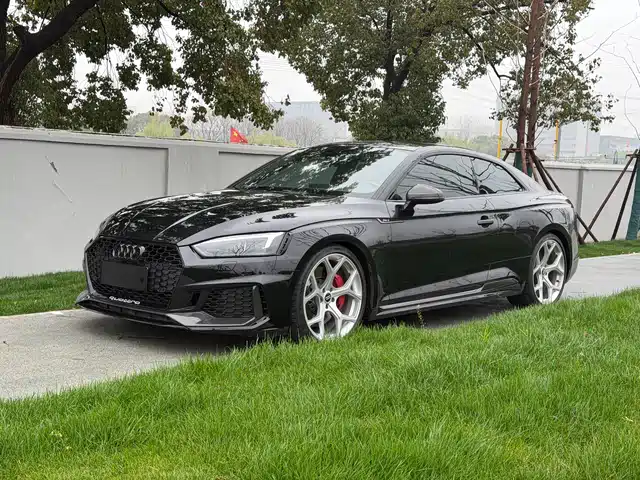 AUDI RS 5
