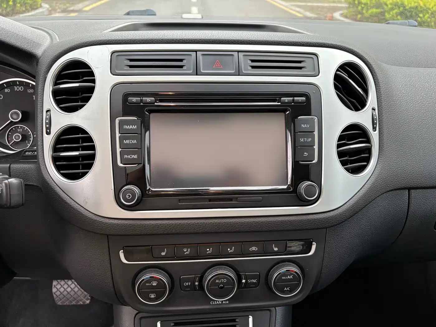 Volkswagen Tiguan 2016 Model 300TSI Automatic 2WD Luxury Edition фото 17