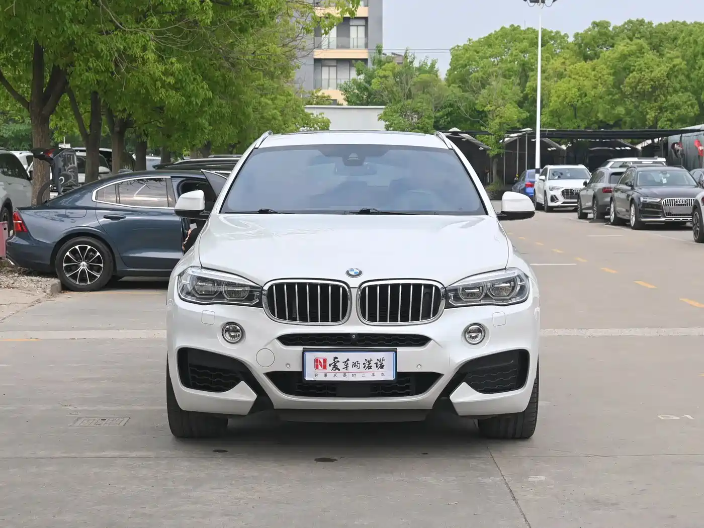 BMW X6 2015 xDrive50i M Sport фото 2