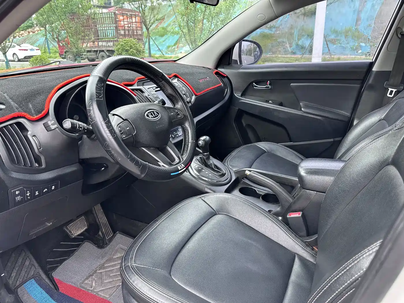 Kia Sportage 2012 2.0L Automatic AWD GLS фото 4