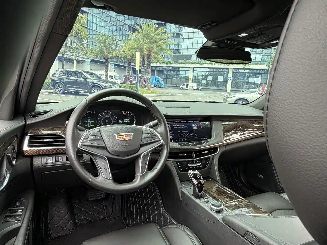 Фото 13 - Cadillac CT6