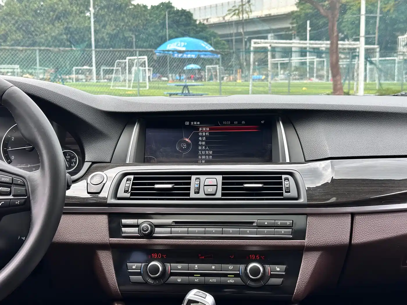BMW 5 Series 2014 525Li Luxury Design Package фото 15